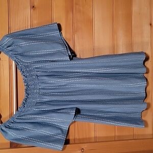 Woman's short sleeve shirt